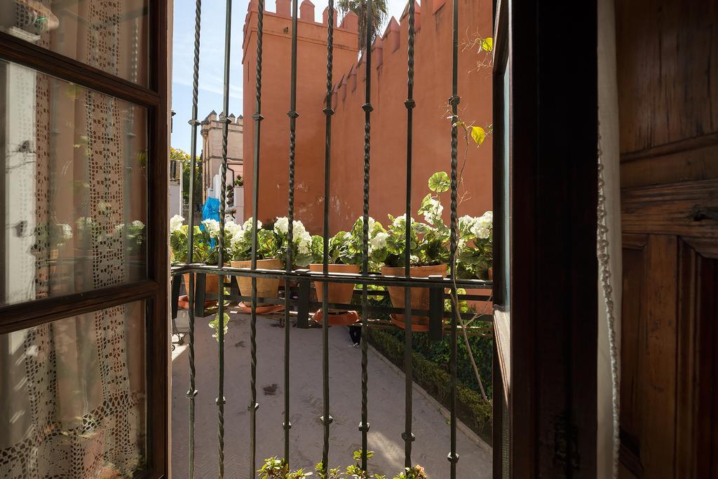 Holi-Rent Historic House Next To The Alcazar Apartment Seville Exterior photo